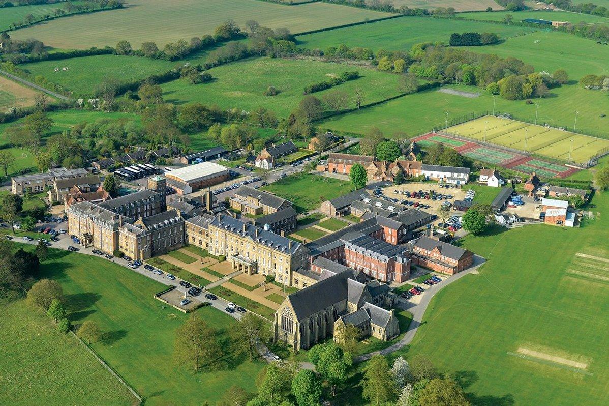 ТОП-7 летних школ за рубежом: St Edmunds College